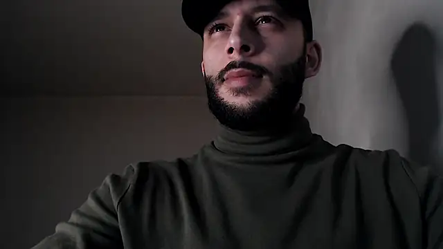 Snapshot of henryaxe chatting on 11-29-25, 01:52 henryaxe online show from 11-29-25, 01:52