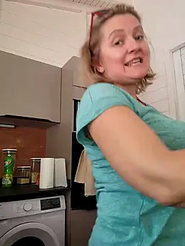 lady charlyne online show from 01-16-25, 05:23