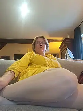 Snapshot of lady_charlyne chatting on 05-12-26, 06:16 lady charlyne online show from 05-12-26, 06:16