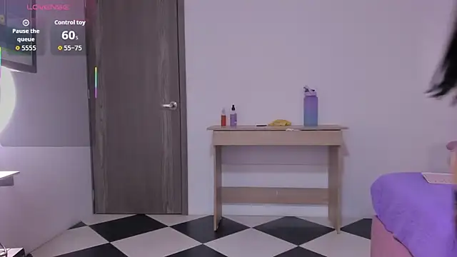 alexa pariss online show from 10-07-25, 08:17