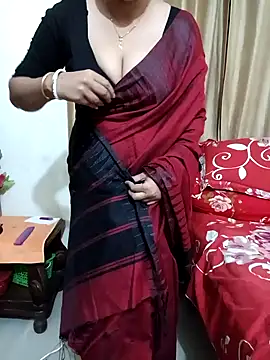 Snapshot of Priya_Boudi chatting on 12-22-24, 05:32 Priya Boudi online show from 12-22-24, 05:32