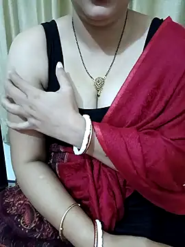 Snapshot of Priya_Boudi chatting on 01-05-25, 05:30 Priya Boudi online show from 01-05-25, 05:30