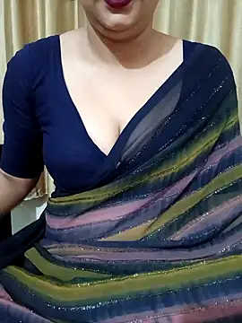 Snapshot of Priya_Boudi chatting on 01-09-25, 03:44 Priya Boudi online show from 01-09-25, 03:44