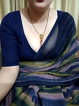 Snapshot of Priya_Boudi chatting on 01-09-25, 06:47 Priya Boudi online show from 01-09-25, 06:47