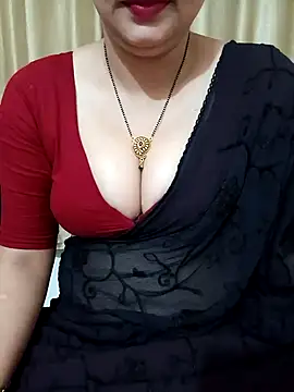 Snapshot of Priya_Boudi chatting on 01-16-25, 04:50 Priya Boudi online show from 01-16-25, 04:50