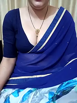 Snapshot of Priya_Boudi chatting on 01-21-25, 04:37 Priya Boudi online show from 01-21-25, 04:37