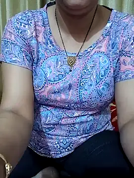 Snapshot of Priya_Boudi chatting on 01-22-25, 04:12 Priya Boudi online show from 01-22-25, 04:12