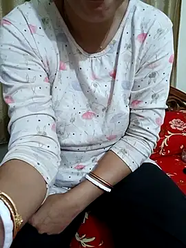 Snapshot of Priya_Boudi chatting on 01-24-25, 08:11 Priya Boudi online show from 01-24-25, 08:11