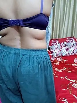 Snapshot of Priya_Boudi chatting on 02-21-25, 08:05 Priya Boudi online show from 02-21-25, 08:05