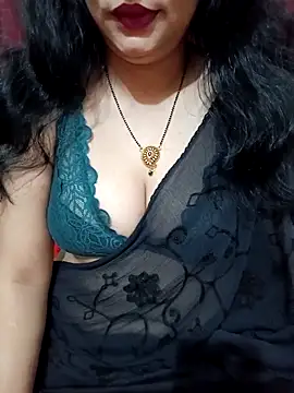 Snapshot of Priya_Boudi chatting on 02-25-25, 04:42 Priya Boudi online show from 02-25-25, 04:42
