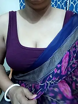 Snapshot of Priya_Boudi chatting on 09-25-25, 06:44 Priya Boudi online show from 09-25-25, 06:44