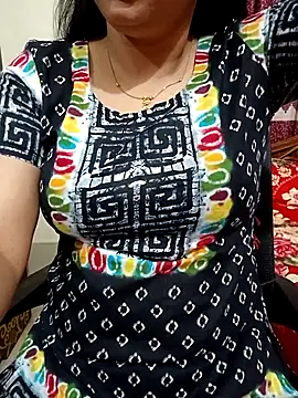 Snapshot of Priya_Boudi chatting on 10-10-25, 06:07 Priya Boudi online show from 10-10-25, 06:07