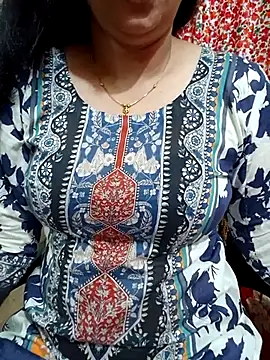 Snapshot of Priya_Boudi chatting on 10-13-25, 06:41 Priya Boudi online show from 10-13-25, 06:41