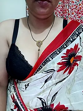 Snapshot of Priya_Boudi chatting on 10-29-25, 06:42 Priya Boudi online show from 10-29-25, 06:42