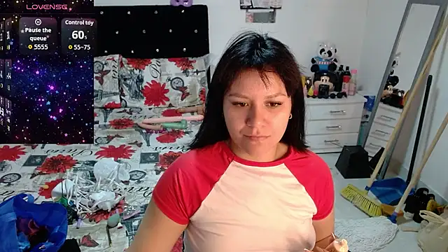 Snapshot of soniafuckboobs chatting on 07-15-26, 12:21 soniafuckboobs online show from 07-15-26, 12:21