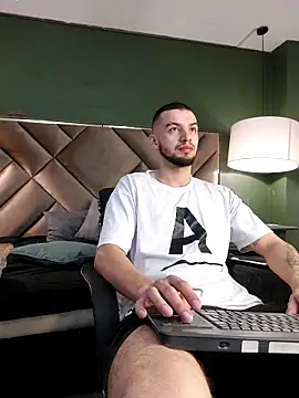 Michael magno online show from 01-07-26, 03:42