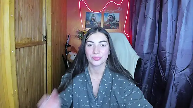 Fiery Brunette  online show from 12-26-24, 08:50