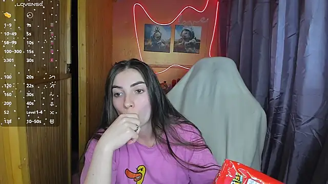 Fiery Brunette  online show from 02-24-25, 03:42