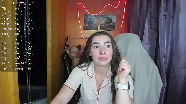 Fiery Brunette  online show from 02-26-25, 11:30