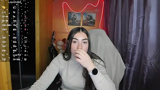 Fiery Brunette  online show from 02-27-25, 11:52