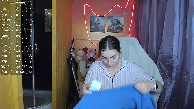 Fiery Brunette  online show from 03-02-25, 11:18