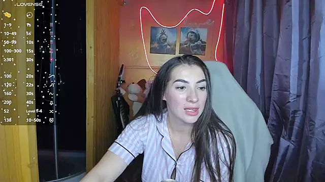 Fiery Brunette  online show from 03-03-25, 11:44