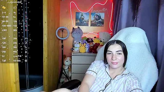 Fiery Brunette  online show from 09-14-25, 05:12