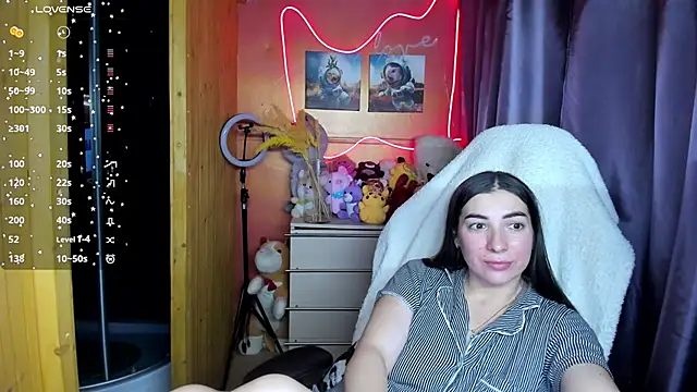 Snapshot of Fiery_Brunette_ chatting on 11-18-25, 11:03 Fiery Brunette online show from 11-18-25, 11:03