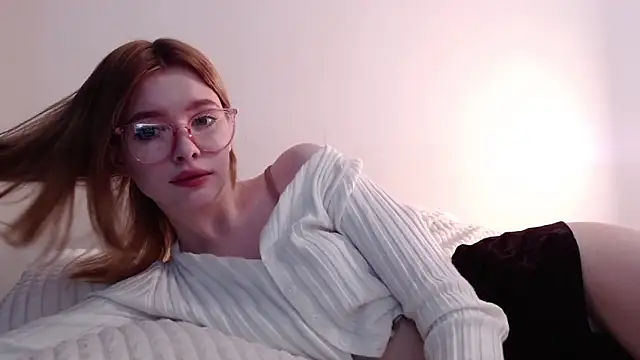 Snapshot of Sataobby chatting on 12-13-24, 02:49 Sataobby online show from 12-13-24, 02:49