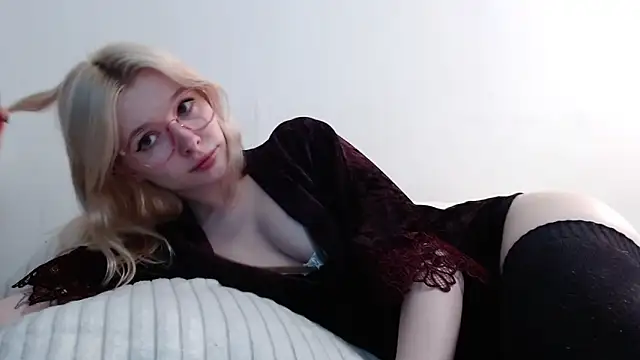 Snapshot of Sataobby chatting on 03-22-25, 03:42 Sataobby online show from 03-22-25, 03:42