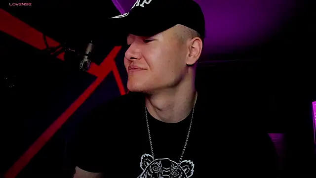 Snapshot of RODARRI chatting on 09-11-25, 09:37 RODARRI online show from 09-11-25, 09:37