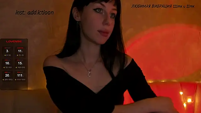 Snapshot of elena_addiction chatting on 12-18-24, 03:33 elena addiction online show from 12-18-24, 03:33
