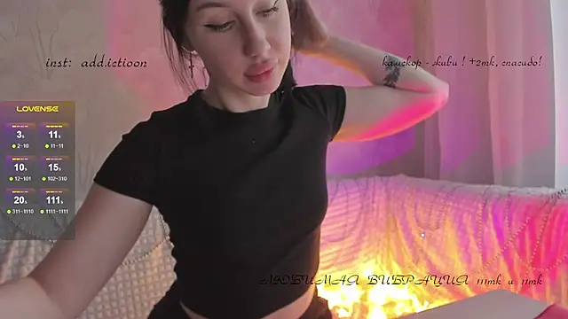 Snapshot of elena_addiction chatting on 01-21-25, 11:46 elena addiction online show from 01-21-25, 11:46