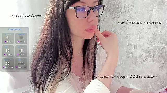 Snapshot of elena_addiction chatting on 03-15-25, 05:08 elena addiction online show from 03-15-25, 05:08