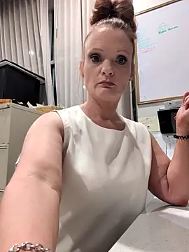 sexiginger22 online show from 04-19-26, 09:52