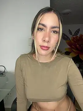 Snapshot of Lauren-Rosse chatting on 01-09-25, 11:34 Lauren-Rosse online show from 01-09-25, 11:34
