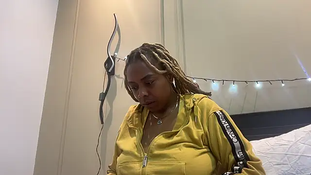 Snapshot of ChocolateCakeQueen chatting on 01-14-25, 09:51 ChocolateCakeQueen online show from 01-14-25, 09:51