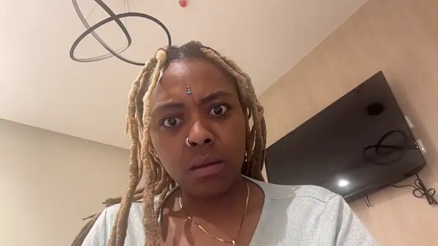 Snapshot of ChocolateCakeQueen chatting on 01-17-25, 03:12 ChocolateCakeQueen online show from 01-17-25, 03:12