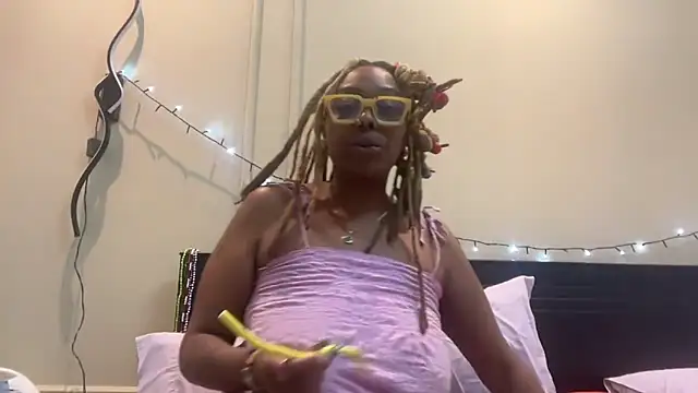 Snapshot of ChocolateCakeQueen chatting on 01-19-25, 05:58 ChocolateCakeQueen online show from 01-19-25, 05:58