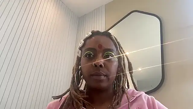 Snapshot of ChocolateCakeQueen chatting on 01-19-25, 09:13 ChocolateCakeQueen online show from 01-19-25, 09:13