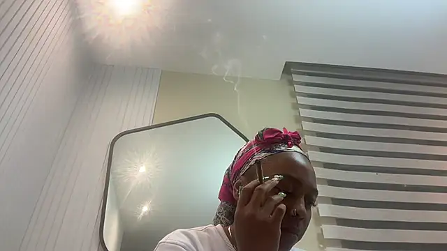 Snapshot of ChocolateCakeQueen chatting on 01-29-25, 03:22 ChocolateCakeQueen online show from 01-29-25, 03:22