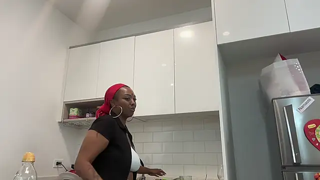 Snapshot of ChocolateCakeQueen chatting on 01-30-25, 02:49 ChocolateCakeQueen online show from 01-30-25, 02:49