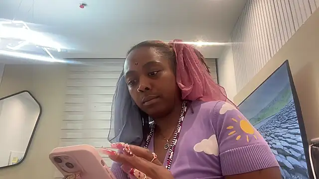 Snapshot of ChocolateCakeQueen chatting on 02-04-25, 02:28 ChocolateCakeQueen online show from 02-04-25, 02:28