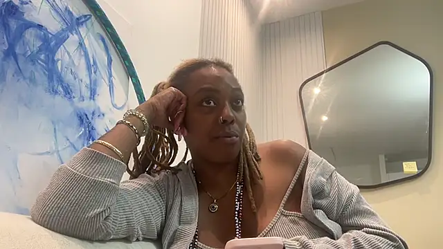 Snapshot of ChocolateCakeQueen chatting on 02-06-25, 04:31 ChocolateCakeQueen online show from 02-06-25, 04:31