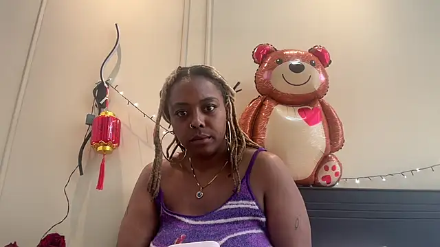 Snapshot of ChocolateCakeQueen chatting on 02-14-25, 09:10 ChocolateCakeQueen online show from 02-14-25, 09:10