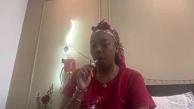 Snapshot of ChocolateCakeQueen chatting on 02-18-25, 03:10 ChocolateCakeQueen online show from 02-18-25, 03:10