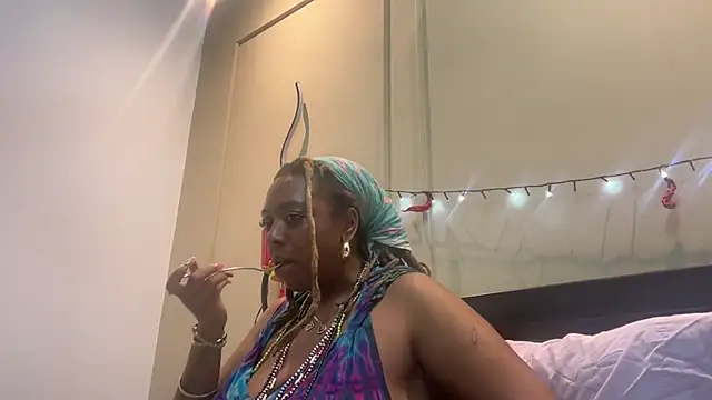 Snapshot of ChocolateCakeQueen chatting on 02-26-25, 01:21 ChocolateCakeQueen online show from 02-26-25, 01:21