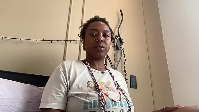 Snapshot of ChocolateCakeQueen chatting on 03-11-25, 04:29 ChocolateCakeQueen online show from 03-11-25, 04:29