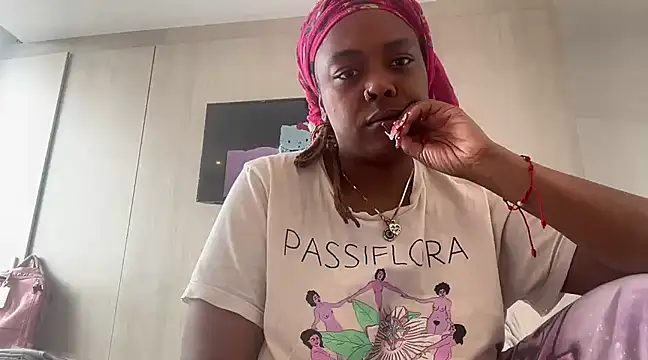 Snapshot of ChocolateCakeQueen chatting on 03-16-25, 07:49 ChocolateCakeQueen online show from 03-16-25, 07:49