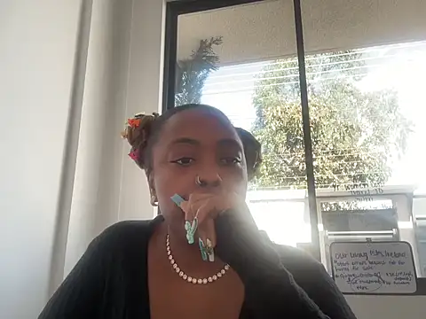Snapshot of ChocolateCakeQueen chatting on 09-28-25, 07:41 ChocolateCakeQueen online show from 09-28-25, 07:41